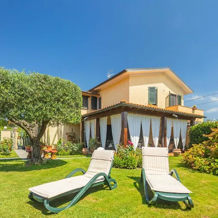 Holiday home Holiday Renza By Interhome Pietrasanta