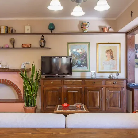 Holiday home Holiday Renza By Interhome Pietrasanta